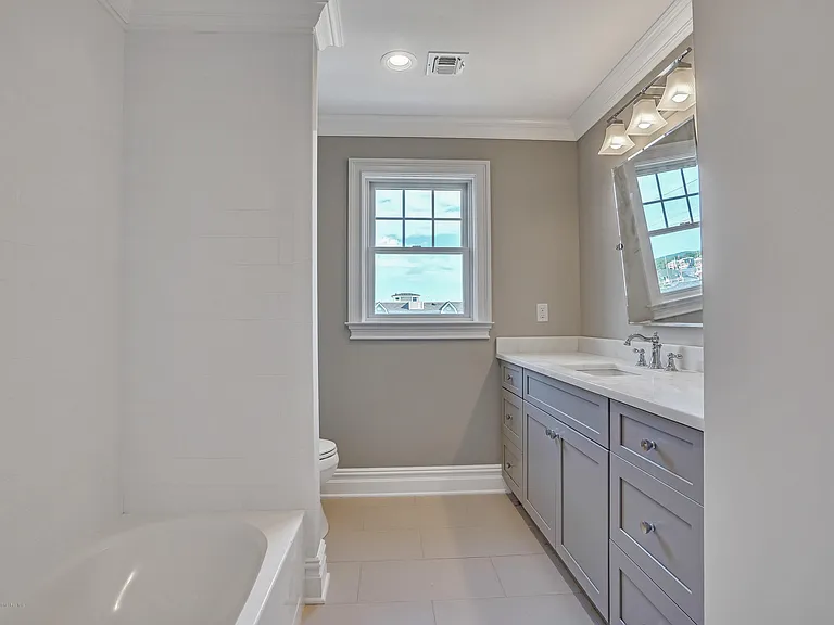 1260 Ocean Ave #B — Photo 27