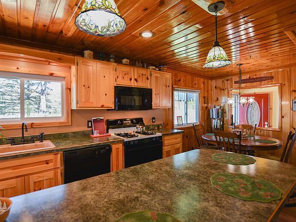 3rd image of 4595 Oakwood Dr