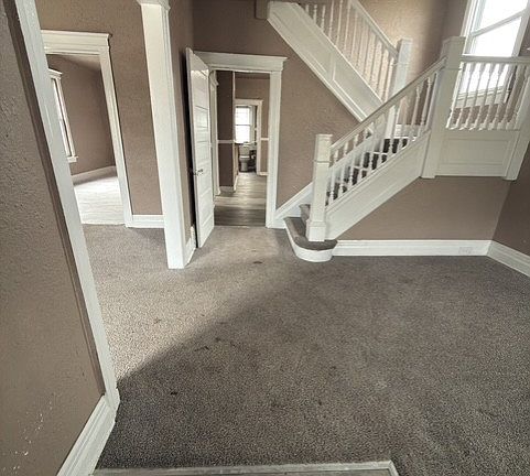 4th image of 553 Owen St
