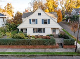 2056 SW Montgomery Dr, Portland, OR 97201