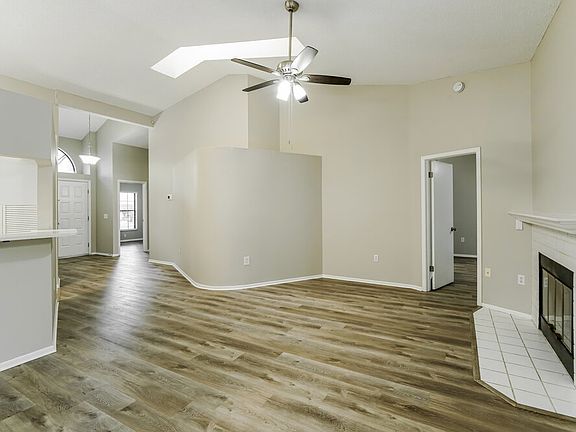 4th image of 8046 Hathaway Dr