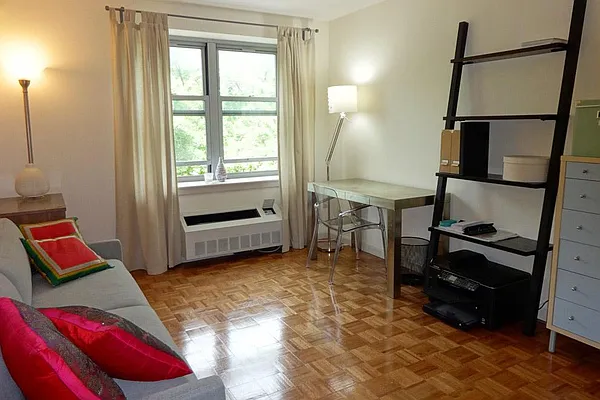Rented by Corcoran | media 19