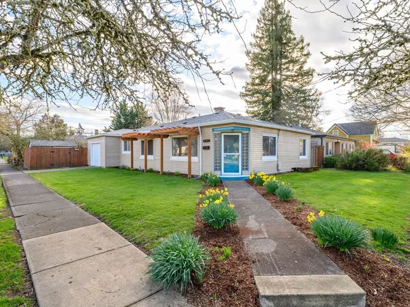 501 S Willamette St, Newberg, OR 97132