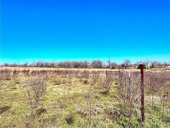 5th image of 261 Engelke Rd