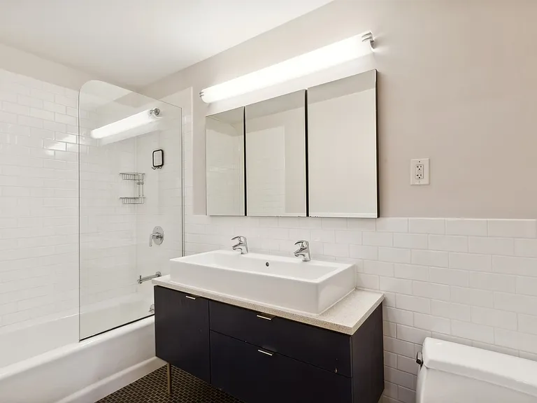 264 Water St #4A — Photo 9