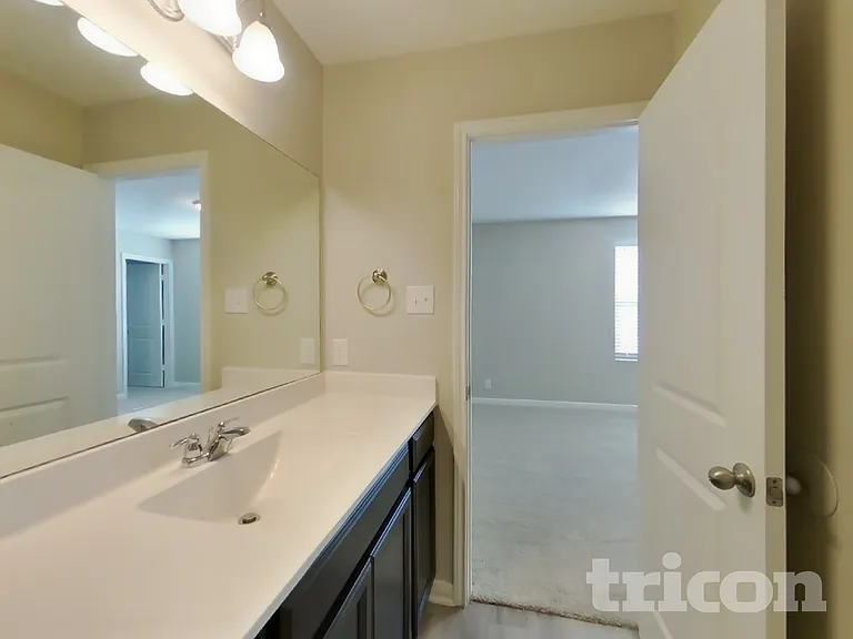4827 Hallies Gdn — Photo 13