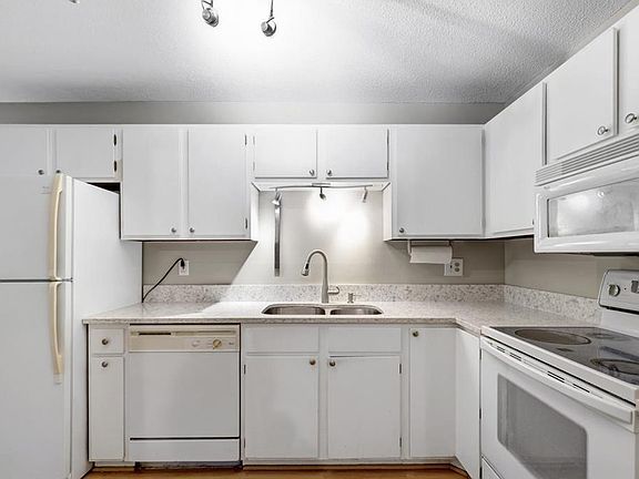 2nd image of 7401 W 101st St APT 108