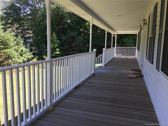 4th image of 4 Cedar Hollow Dr