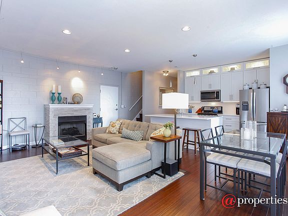 3rd image of 1808 S Michigan Ave APT 35