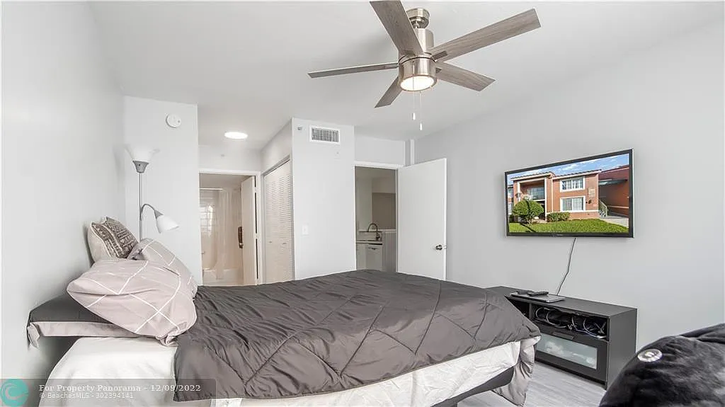 2 bed, 1076 sqft, $2,250 — Photo 3