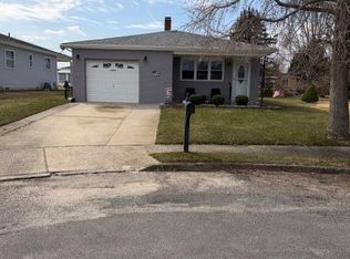 16 Mirador Ct, Toms River, NJ 08757