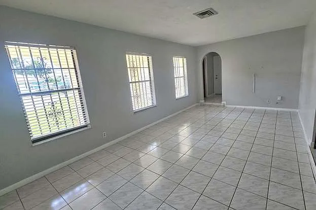6504 Heather Way — Photo 4