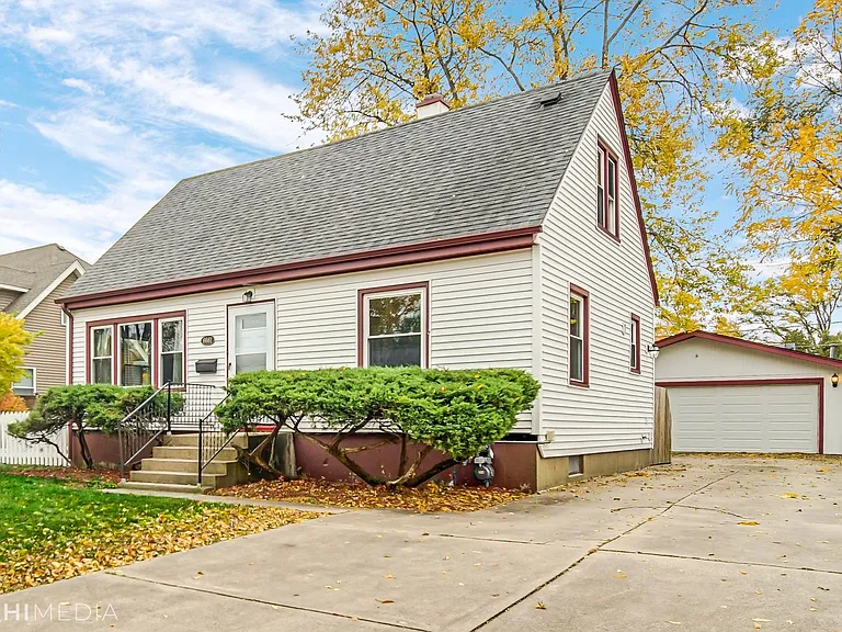 6661 Glenview Dr — Photo 2