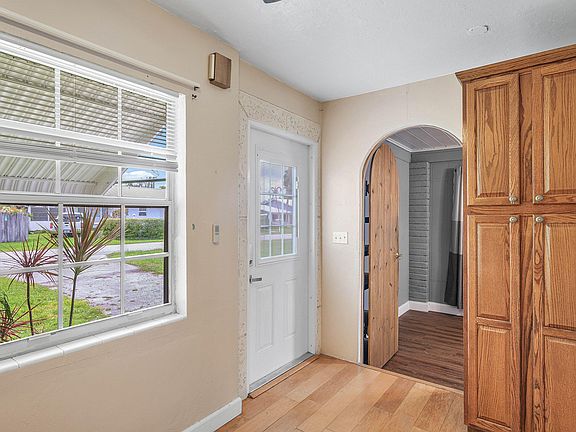 3rd image of 5709 SE Indigo Avenue