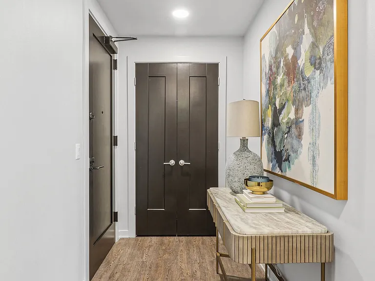 Deco Foyer