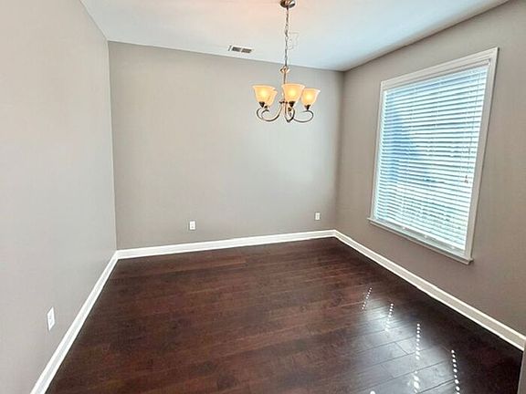 3rd image of 4426 Davall Cir