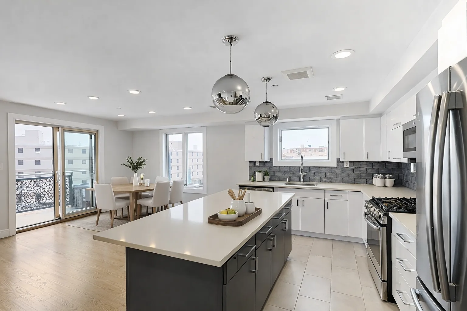848 East Broadway — Photo 1