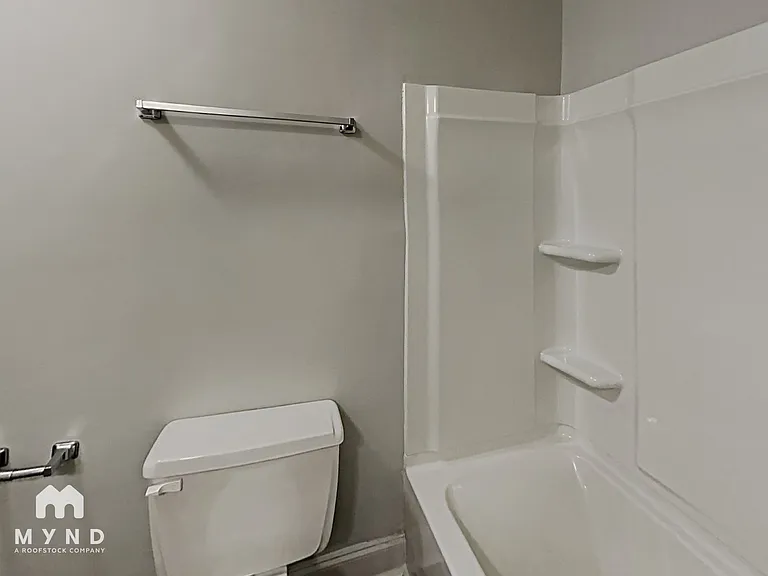 785 Edenton Ct — Photo 17