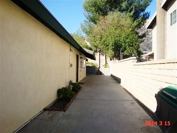 2nd image of 15040 Daffodil Ave