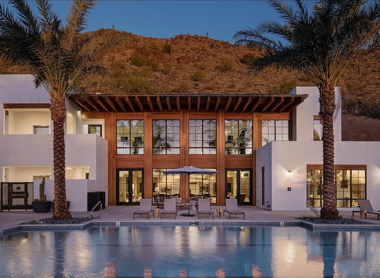 5050 N CAMELBACK RIDGE Drive #1305 — The Phoenician Resort
