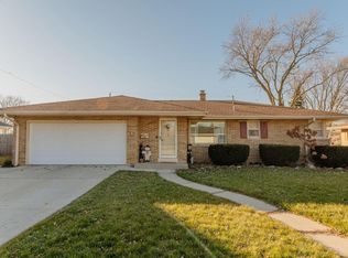 325 Donald Dr, Burlington, WI 53105