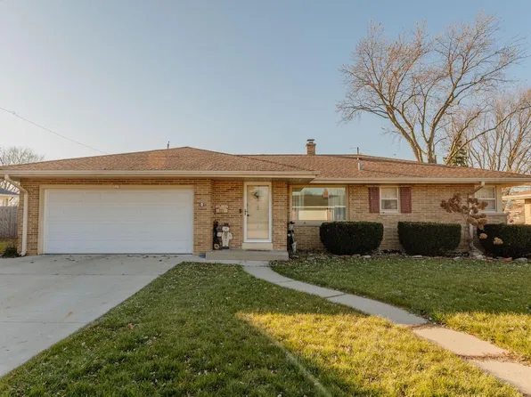 325 Donald DRIVE, Burlington, WI 53105