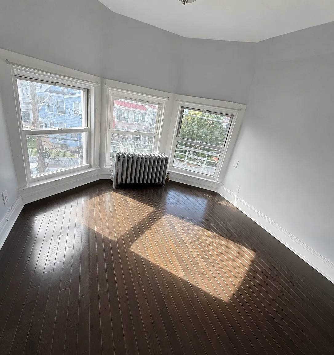 2 bed, 1200 sqft, $1,800 — Photo 2