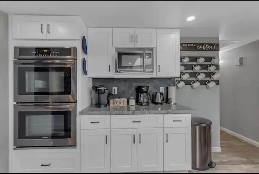 1209 E Campus Dr — Photo 4
