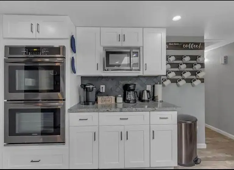 1209 E Campus Dr — Photo 4