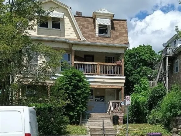 295-297 Beech St, Holyoke, MA 01040