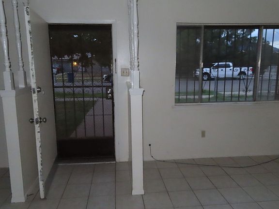 2nd image of 10504 Ponderosa St