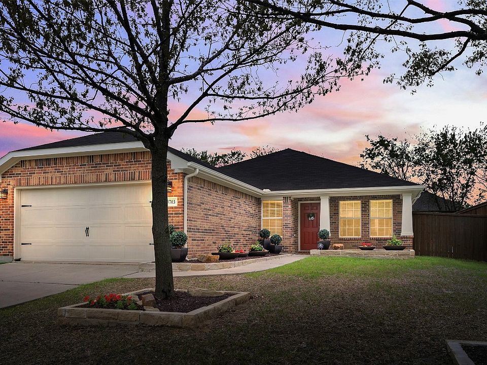 1st image of 3703 Redwood Cir