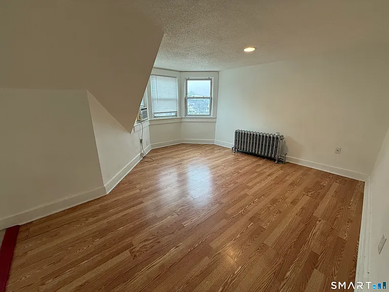 58 Kellogg St — Photo 3