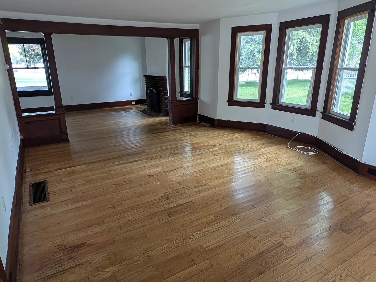 4 bed, 1948 sqft, $3,350 — Photo 2