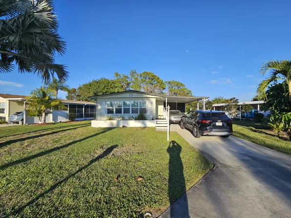 32 Le Mans Dr, Naples, FL 34112