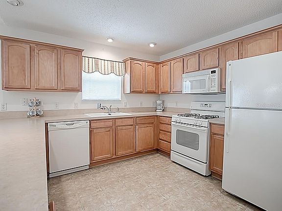 5th image of 991 Rockville Pl