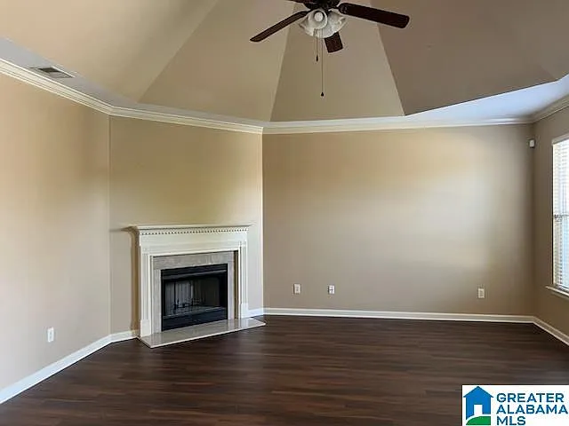 1004 Medinah Dr — Photo 3