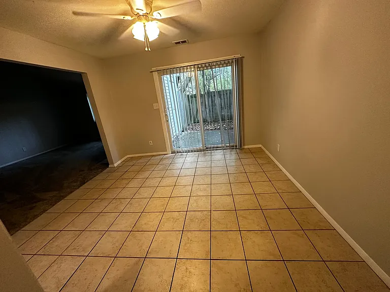 Coventry Court West Apartments — Photo 101