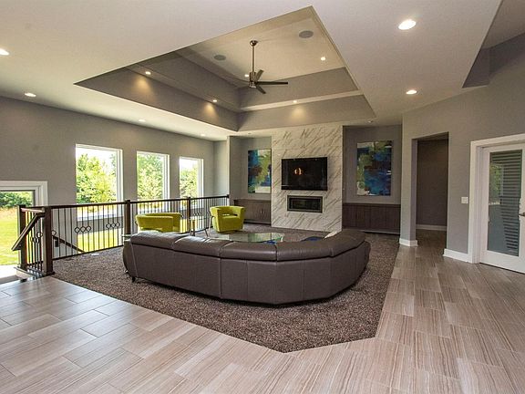 4th image of 10898 Mariam Ln