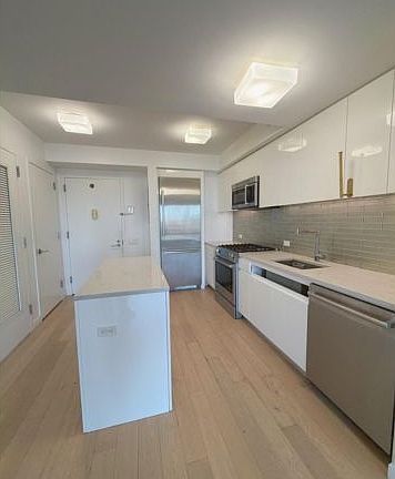 5th image of 13835 39th Ave APT 13E