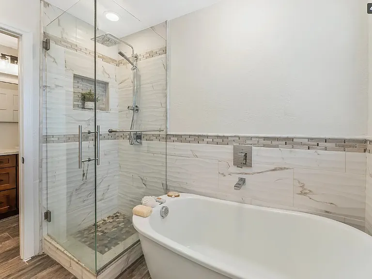 976 Pinehurst Dr — Photo 13