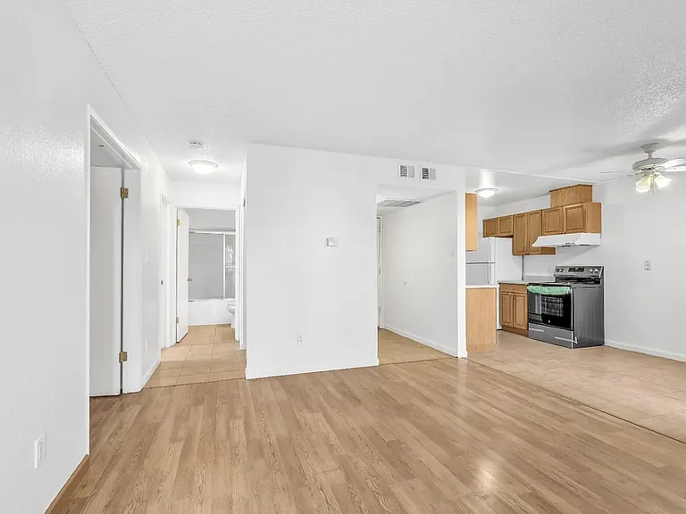 4332 Pacific Ave #25 — Photo 4