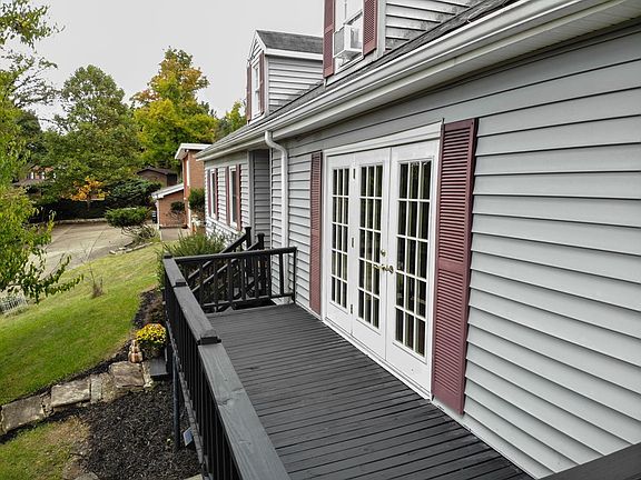 4th image of 80 Arlington Dr