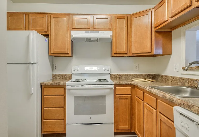 Woodburn Apartments — Photo 16