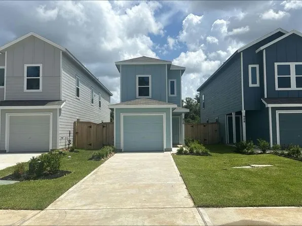 950 Pertuso Ln, Huffman, TX 77336