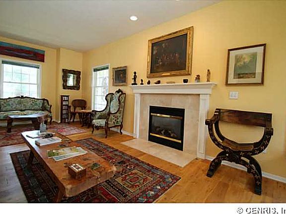 5th image of 36 Brigham Cir