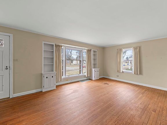 4th image of 1818 E Indiana St