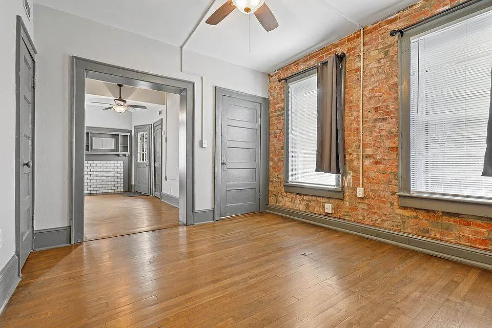 Unit Photo - 255 Morrison Ave