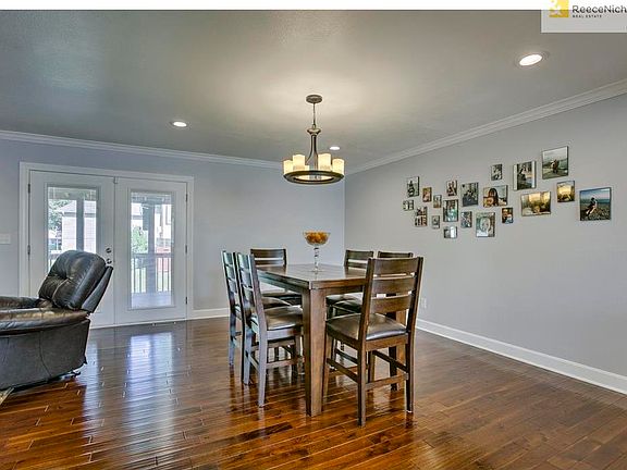 4th image of 211 Woodbridge Ln