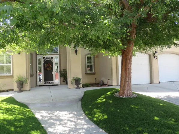 15641 Oak Dr, Kerman, CA 93630